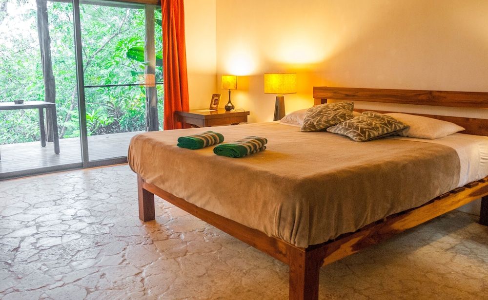 Lodge Margouillat Premium Bungalow, 1 King Bed, Non Smoking, Mountain View 4