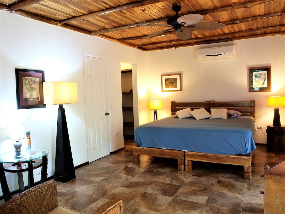Lodge Margouillat Premium Bungalow, 1 King Bed, Non Smoking, Mountain View