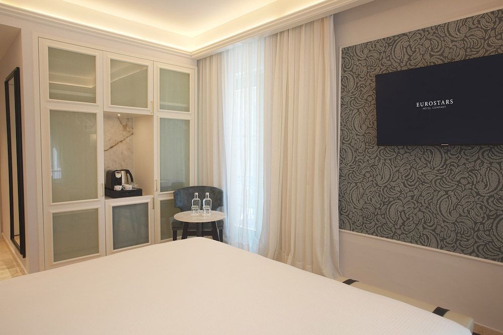 Eurostars Laietana Double Room 8