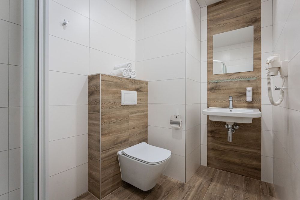 Hotel City Centre Double or Twin Room 4