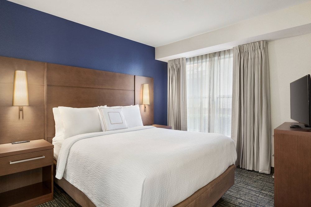 Studio, 1 King Bed, Non Smoking (Mobility Accessible, Tub)