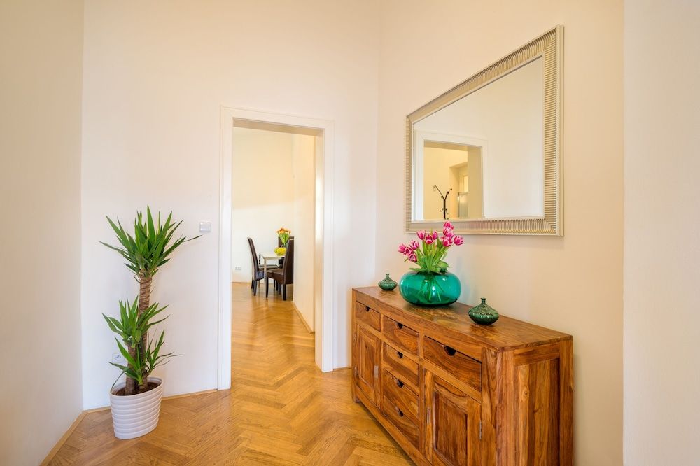 Old town square premium apartments Premium Apartment, 1 Bedroom, City View 6