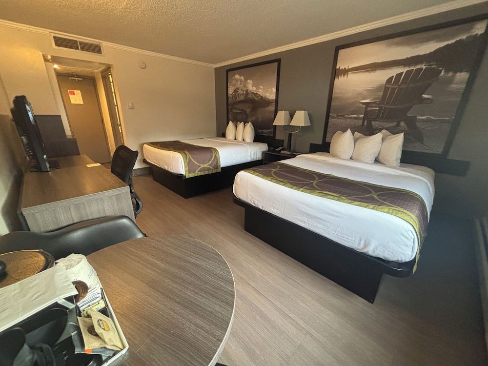 Super 8 by Wyndham Macleod Trail Calgary