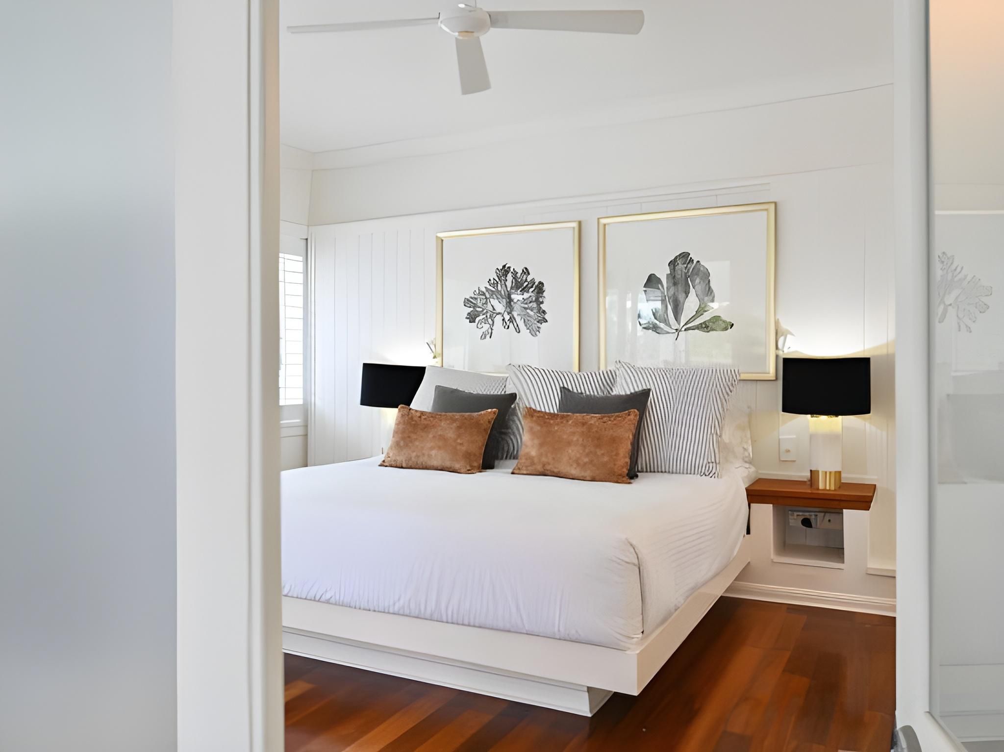 3 Bedroom Pool View Apartment - Daily Beach Yoga, WiFi and Parking Included