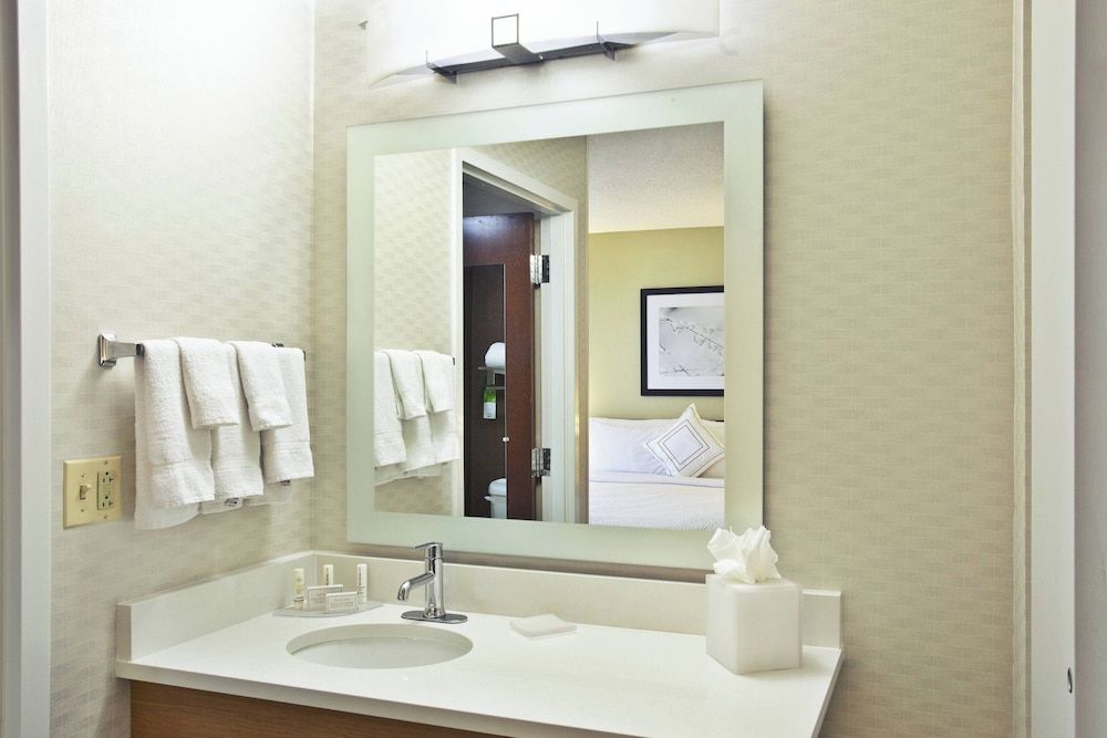 Executive Suite, 2 Double Beds (Hearing Accessible)