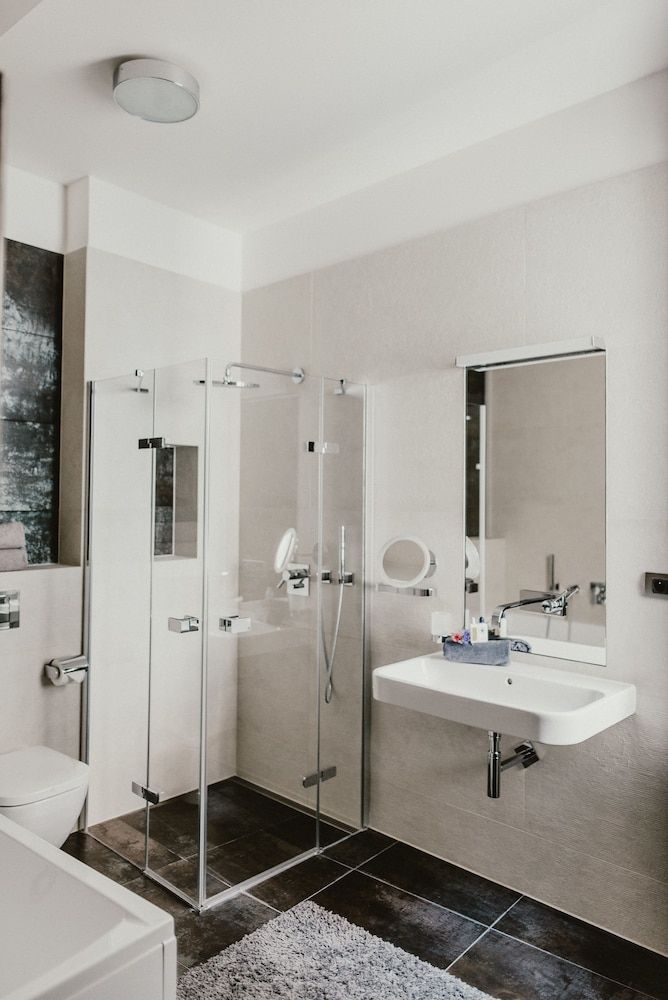 Coco Chanel Boutique Apartment Deluxe Apartment, Terrace 8