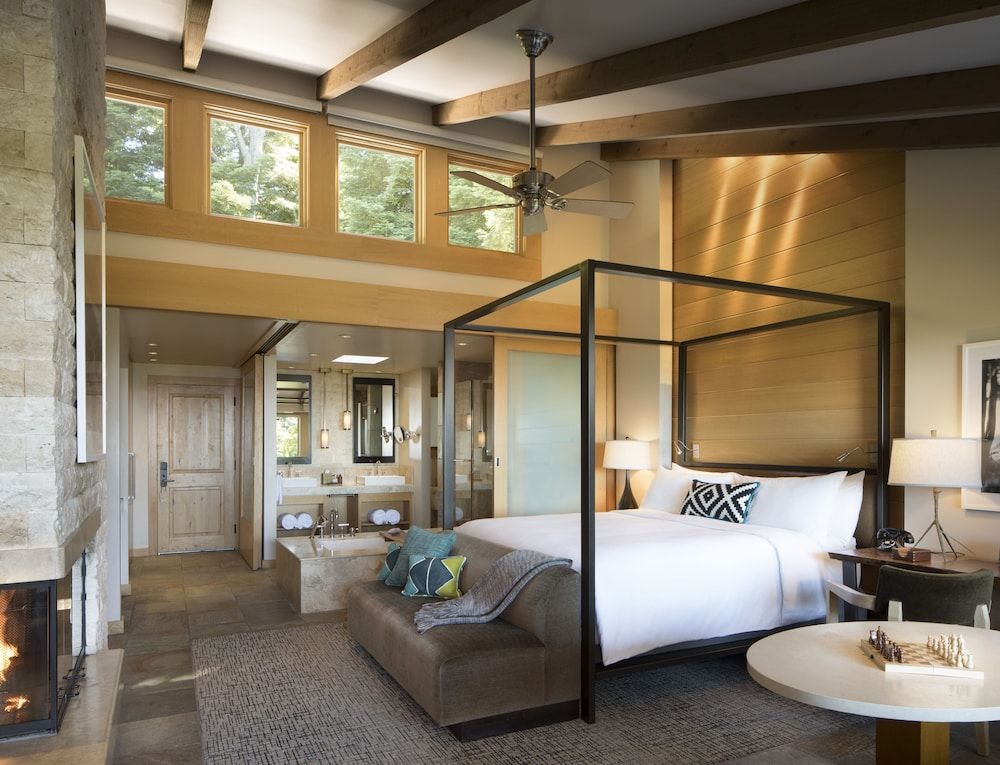 House, 1 King Bed (Pacific)