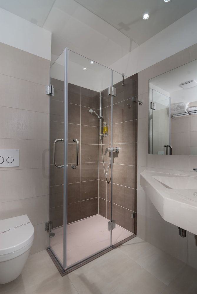 Wellness Hotel Windsor Comfort Double Room (With Extra Bed) 2
