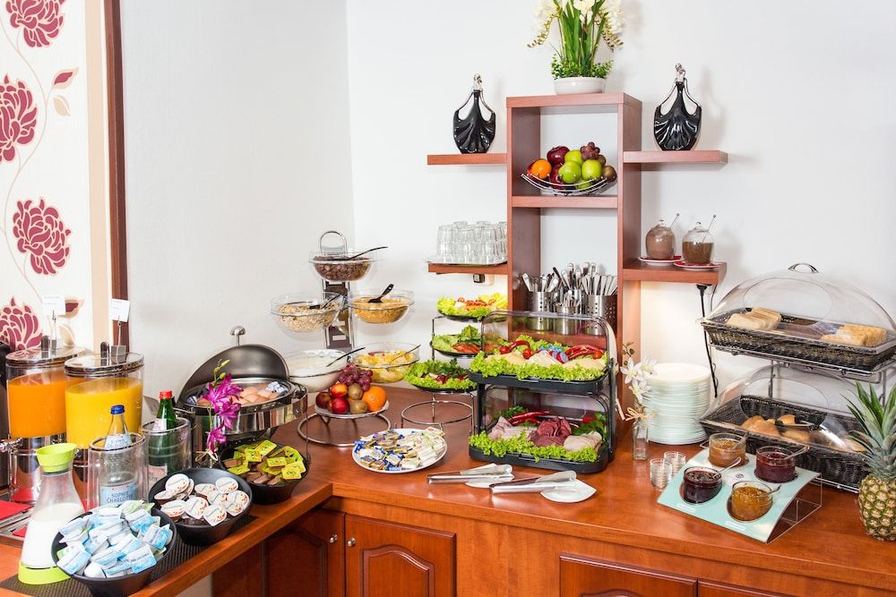 undefined Hotel Condor 9