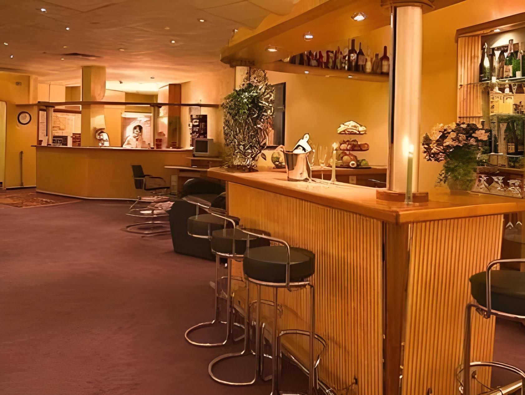 undefined Cabo Nonsmoking-Hotel 5