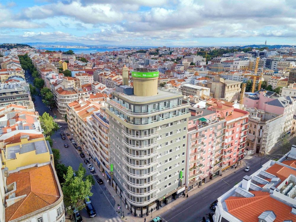 undefined ibis Styles Lisboa Centro Liberdade NE 8