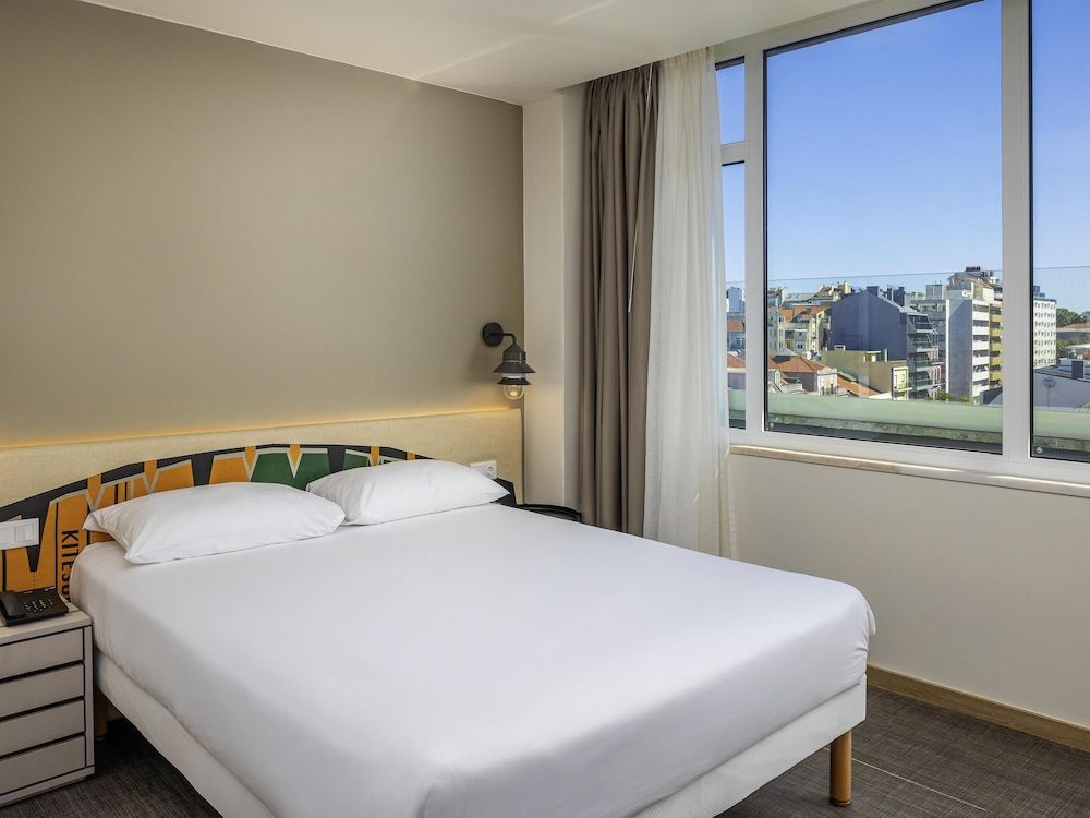 undefined ibis Styles Lisboa Centro Liberdade NE 4