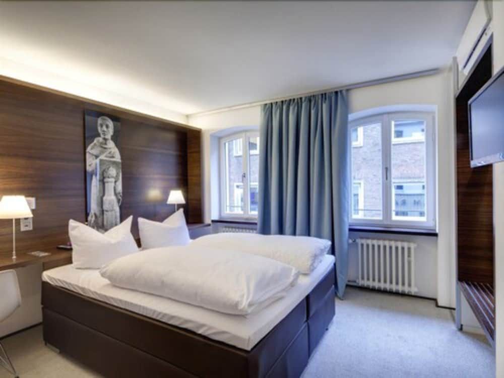 Stern am Rathaus Standard Double Room 2