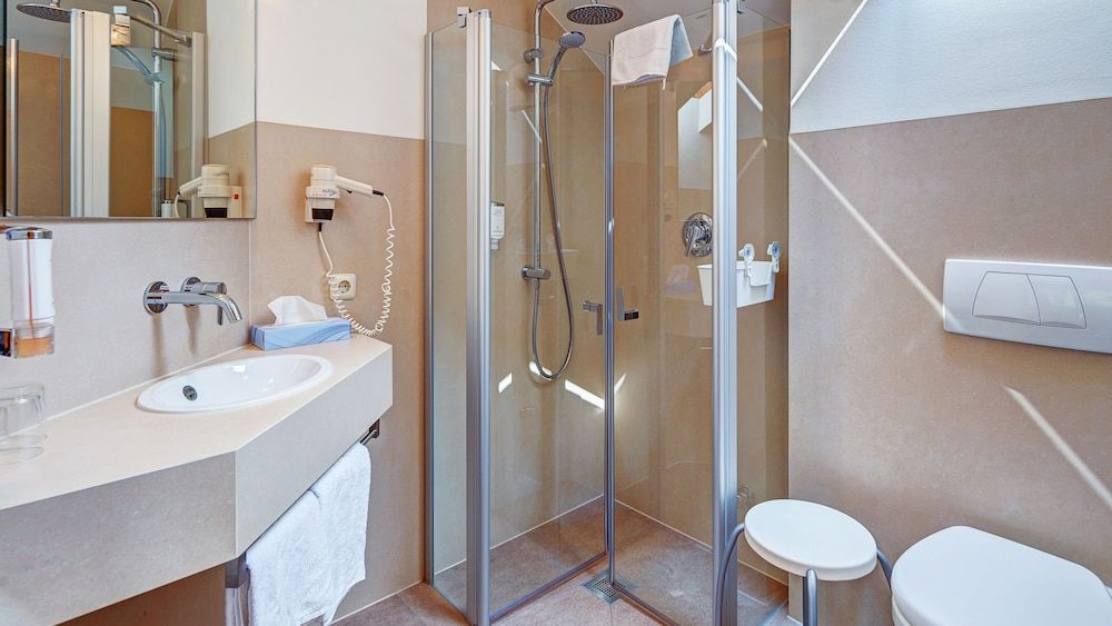 Hotel Christel Triple Room, 1 Queen Bed with Sofa bed, Non Smoking, Mountain View 4