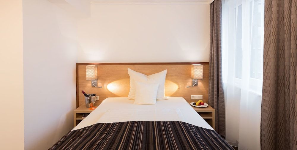 undefined Stadthotel am Römerturm 4