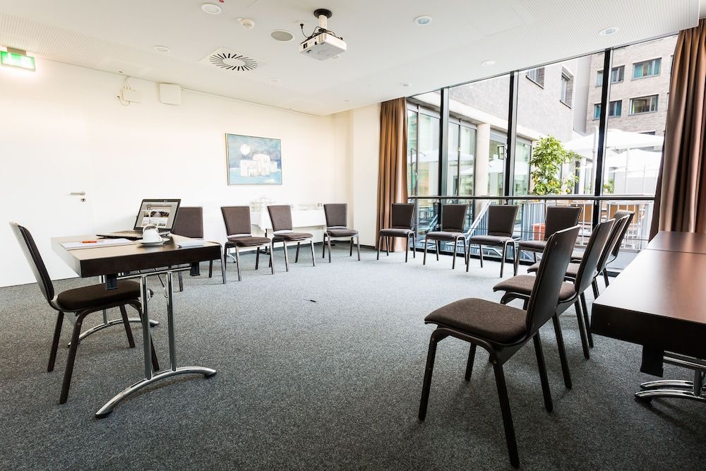 undefined Stadthotel am Römerturm 10