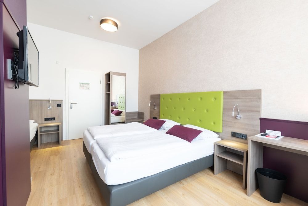 Hotel Porta Nigra Comfort Triple Room 2