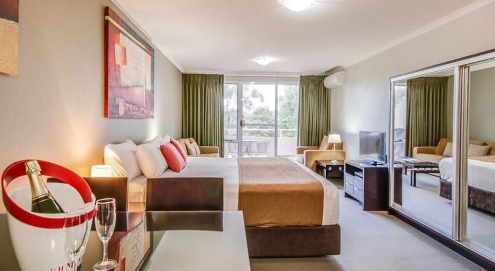 Horizons Lake Jindabyne Studio Apartment 3