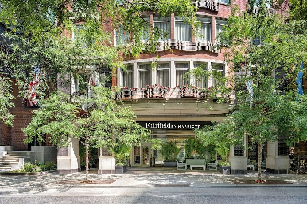 undefined Fairfield Inn & Suites Chicago Downtown / Magnificent Mile 4
