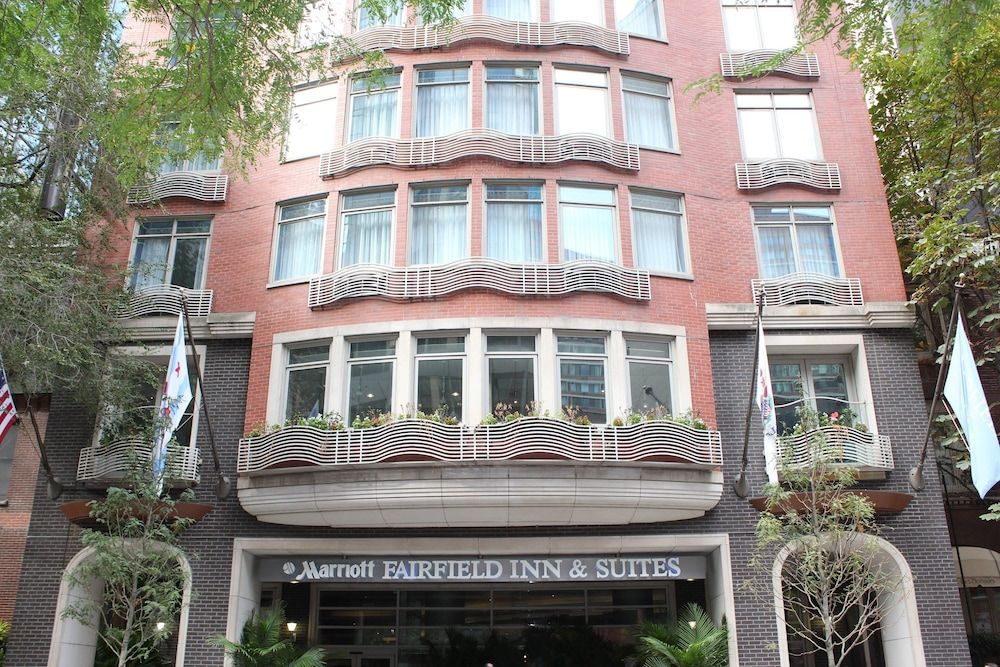 undefined Fairfield Inn & Suites Chicago Downtown / Magnificent Mile 4