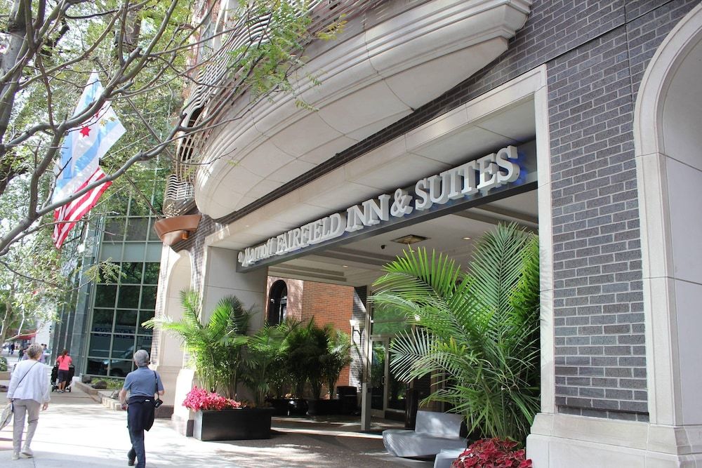 undefined Fairfield Inn & Suites Chicago Downtown / Magnificent Mile 2