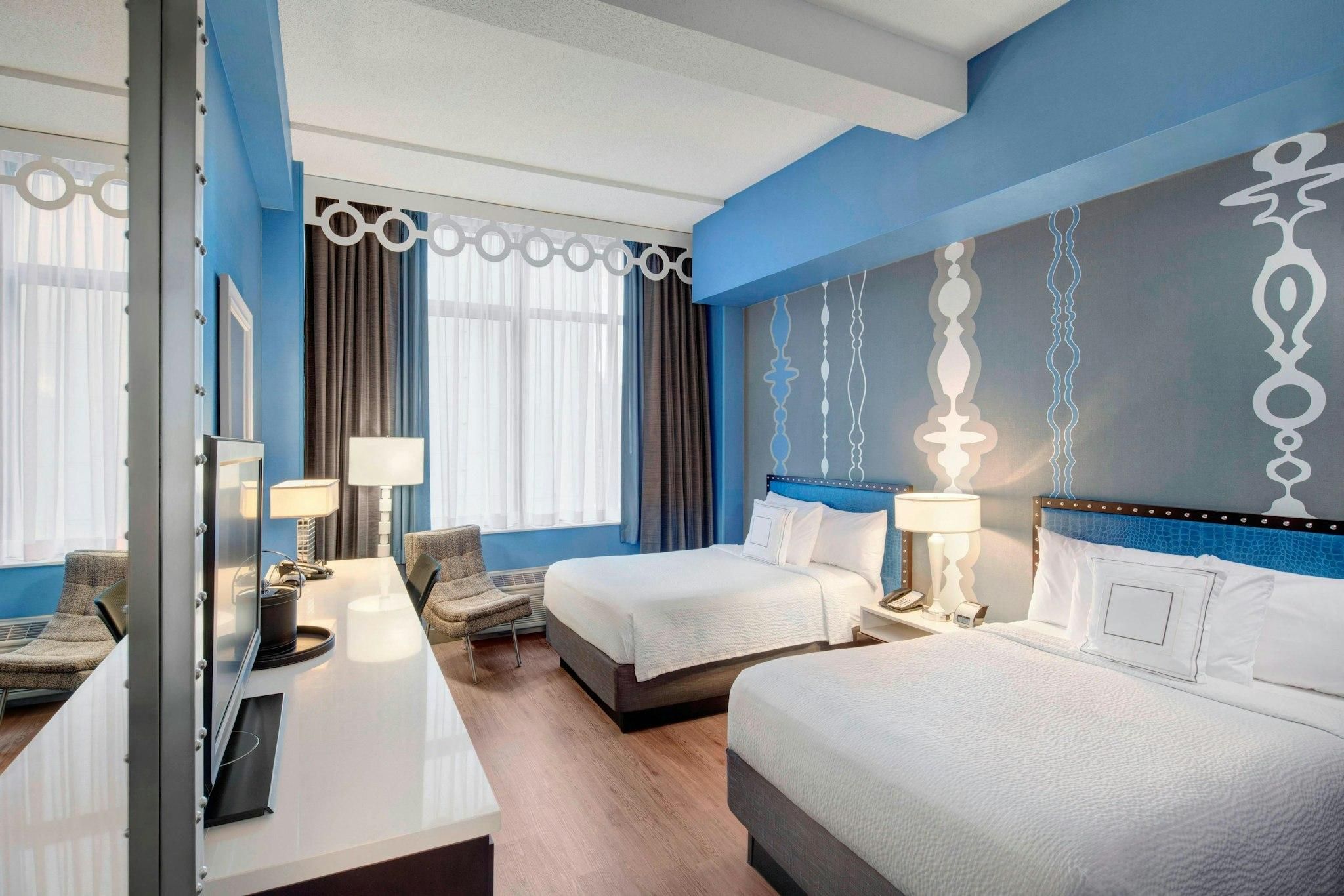 2 Double Beds, Mobility Accessible with Bathtub, Hearing Accessible