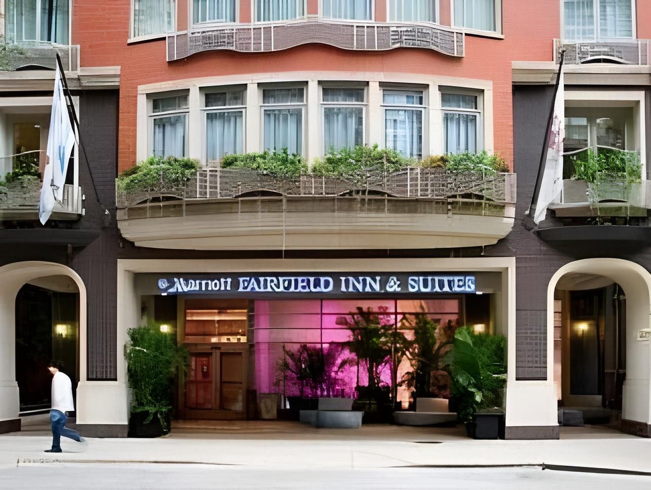 undefined Fairfield Inn & Suites Chicago Downtown / Magnificent Mile 4