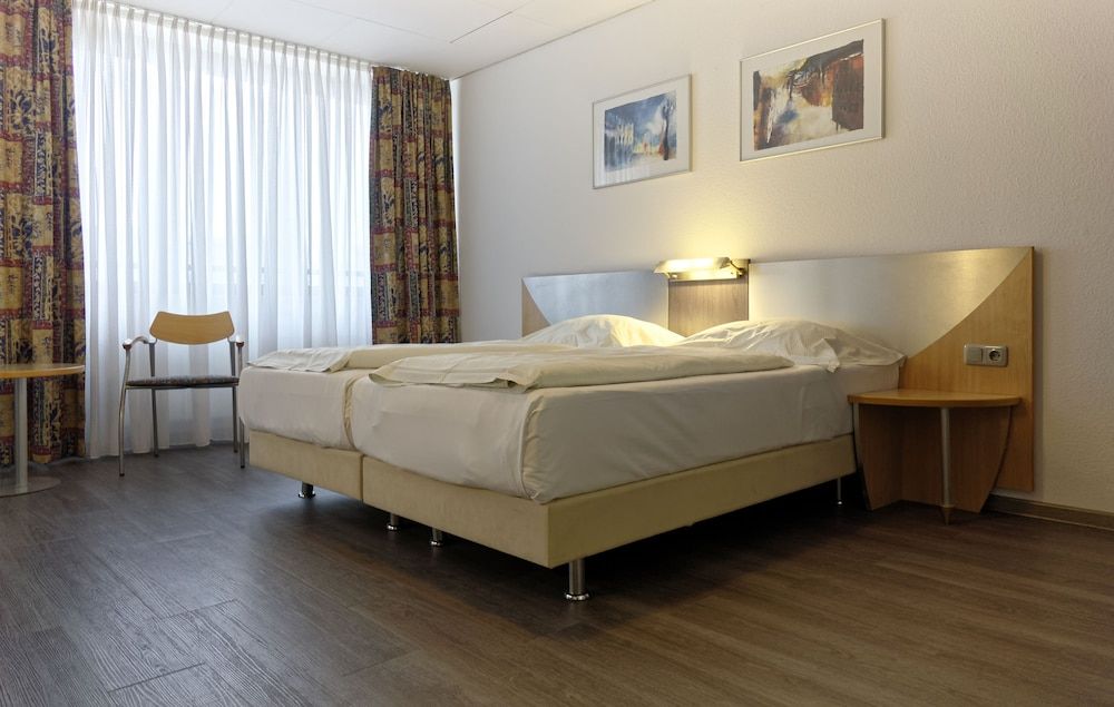 Opera Hotel Köln Triple Room 4