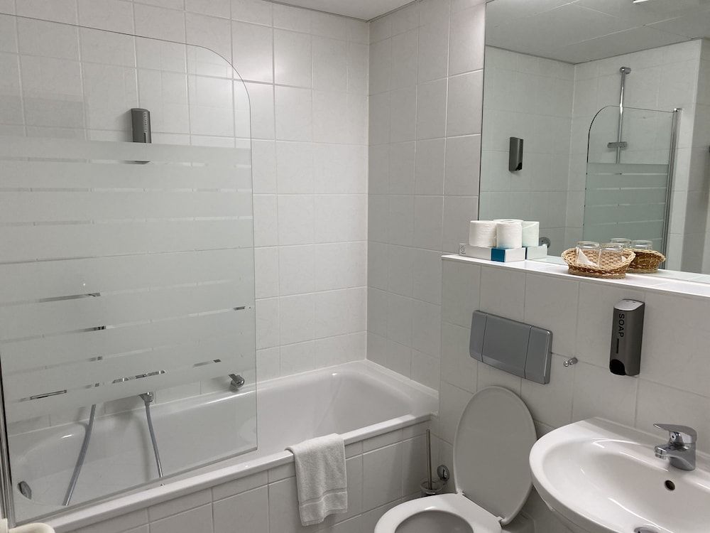 Opera Hotel Köln Triple Room 6