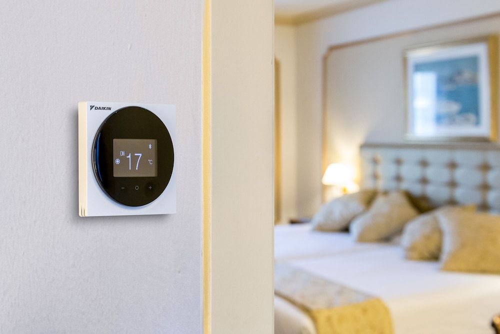 Hotel Roger de Lluria Barcelona Classic Double or Twin Room 7