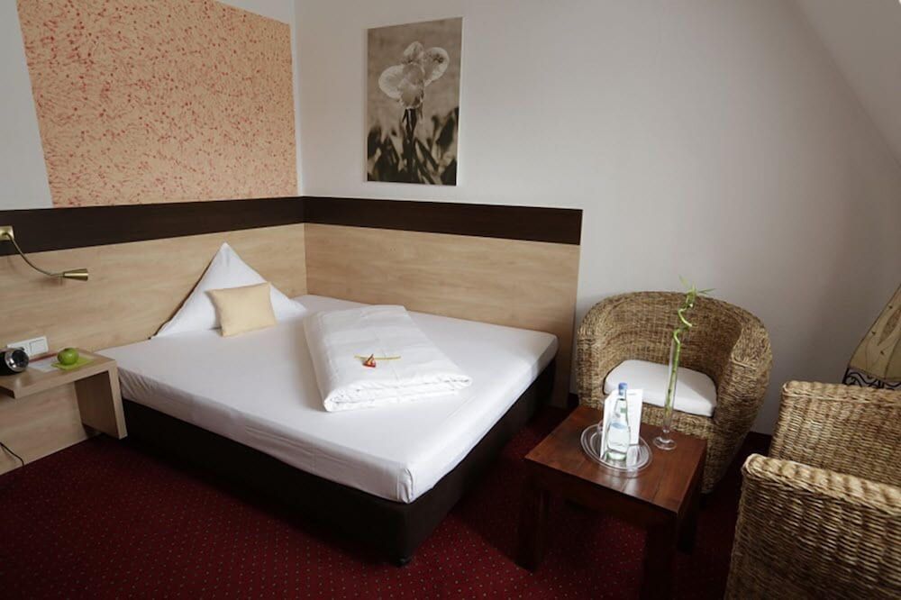 undefined Hotel Cascade 8