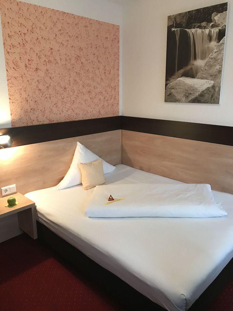 undefined Hotel Cascade 2