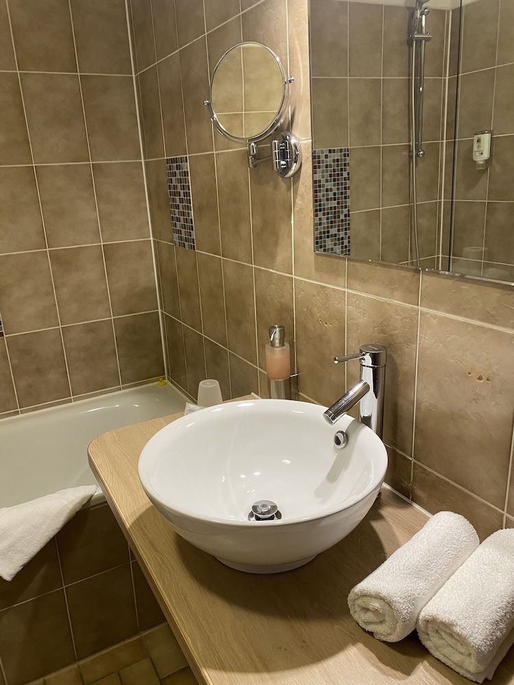 Hotel Cascade Double Room 6