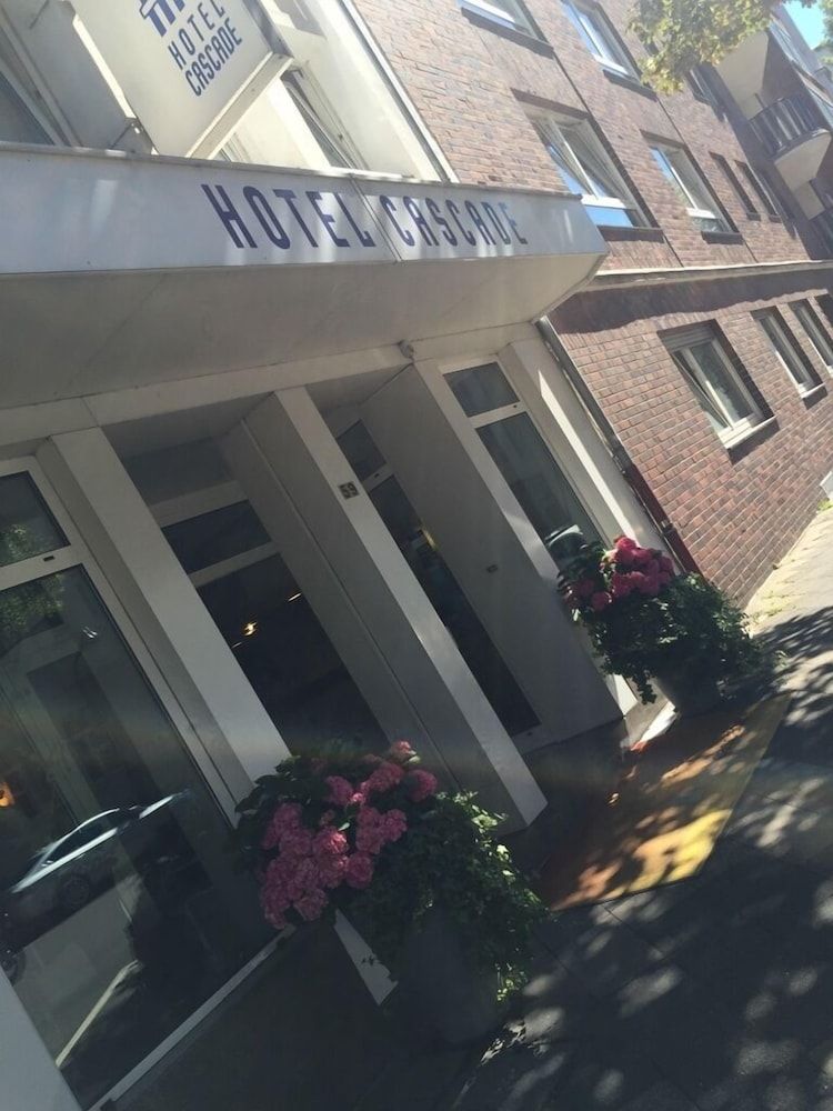 undefined Hotel Cascade 6