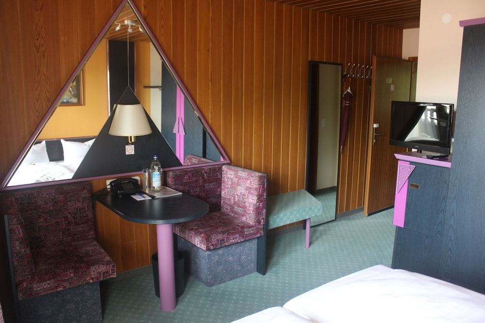 Hotel Vitalesca Basic Double Room, 1 King Bed 4