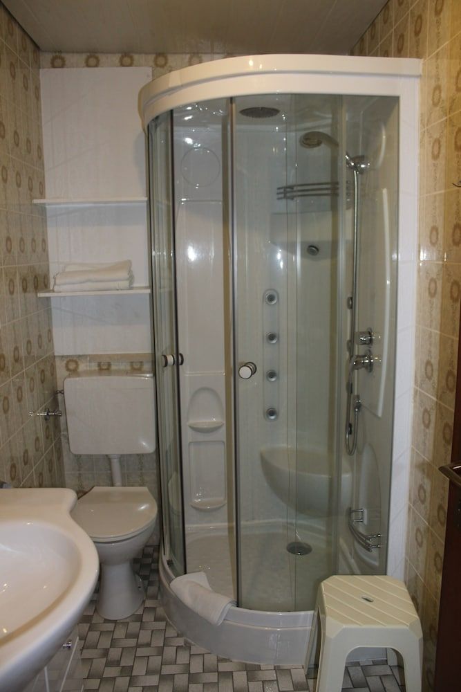 Hotel Vitalesca Basic Double Room, 1 King Bed 6