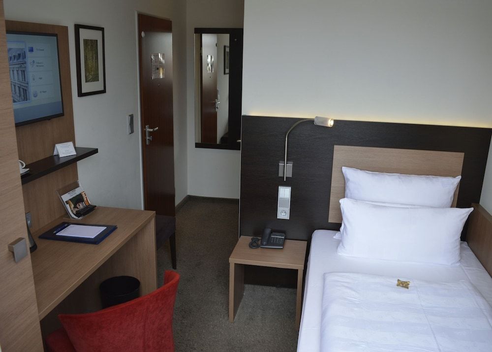 undefined Astor & Aparthotel 2