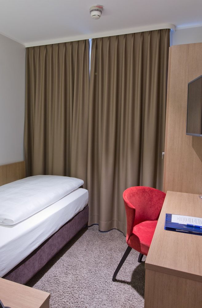 undefined Astor & Aparthotel 7
