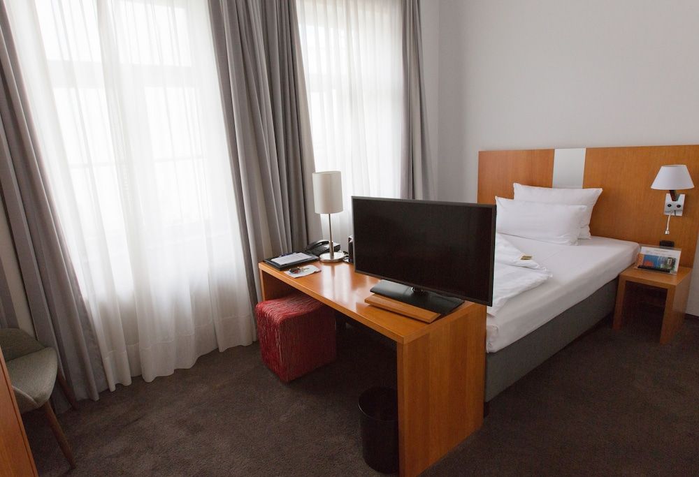 undefined Astor & Aparthotel 2