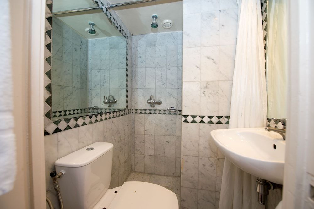 Rembrandtplein Hotel Basic Room, 1 Double Bed 7