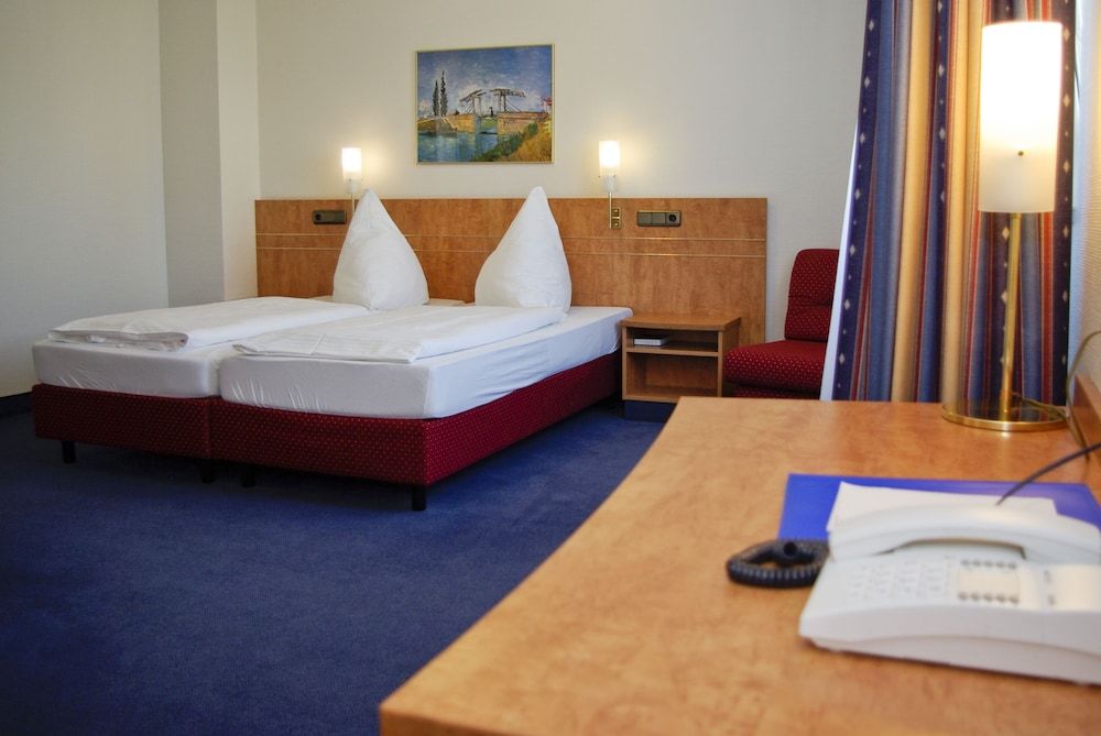 Airport BusinessHotel Köln Double Room 6