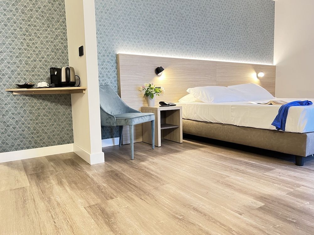 Double Room, 1 King Bed