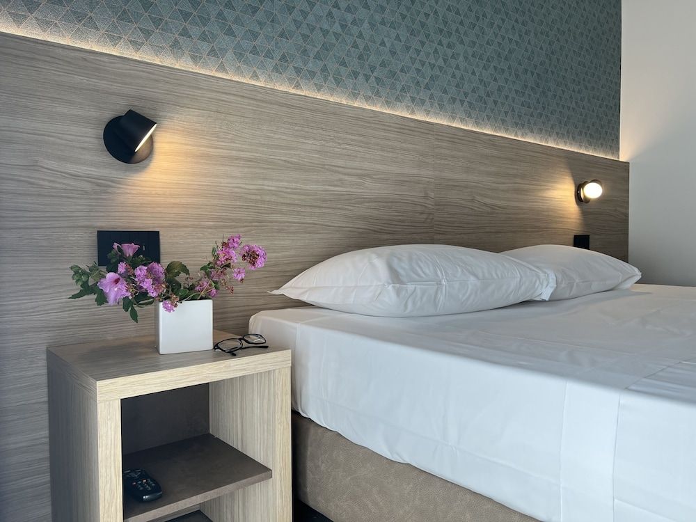 Deluxe Double Room Single Use