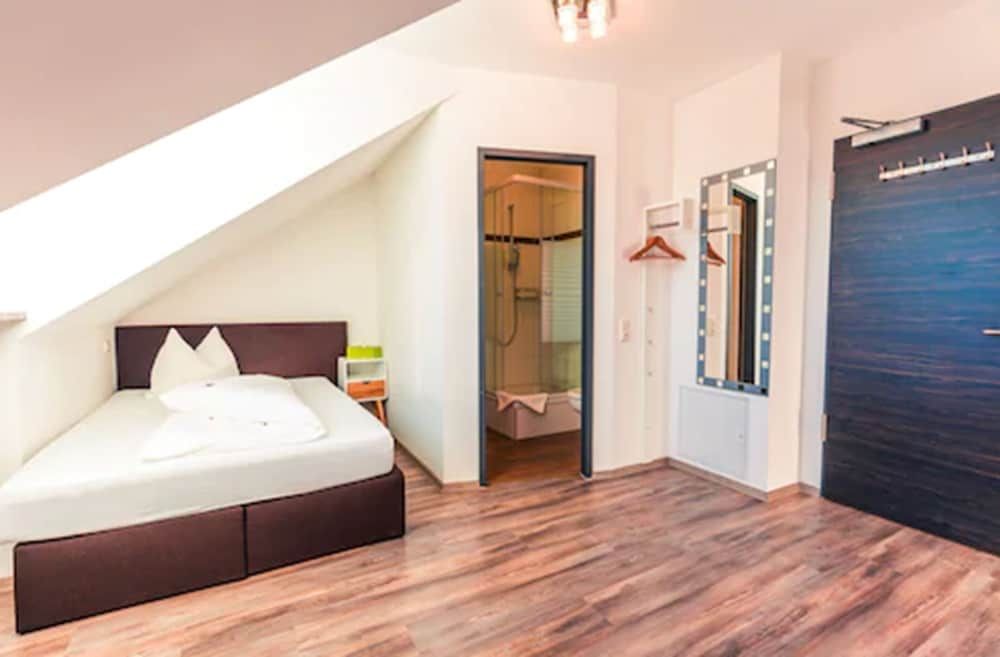 Hotel Arooma Standard Single Room 6