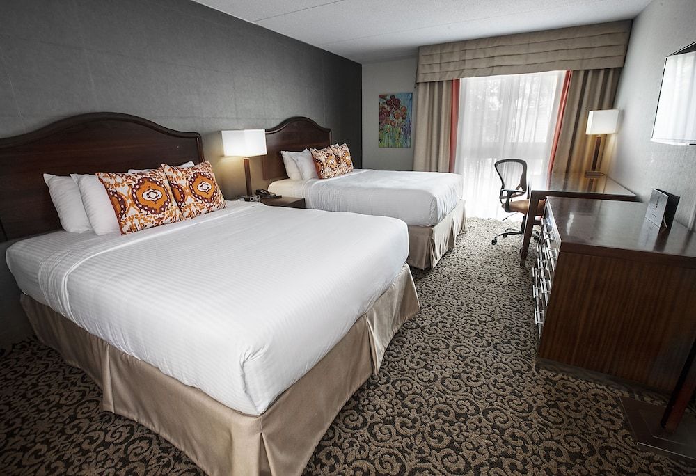 Old Stone Inn Boutique Hotel Superior Room, 2 Queen Beds - Courtyard Interior