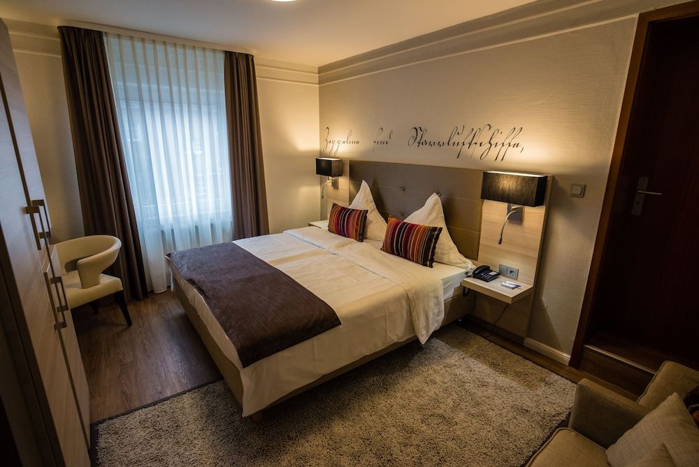 undefined Hotel Zum Zeppelin 2