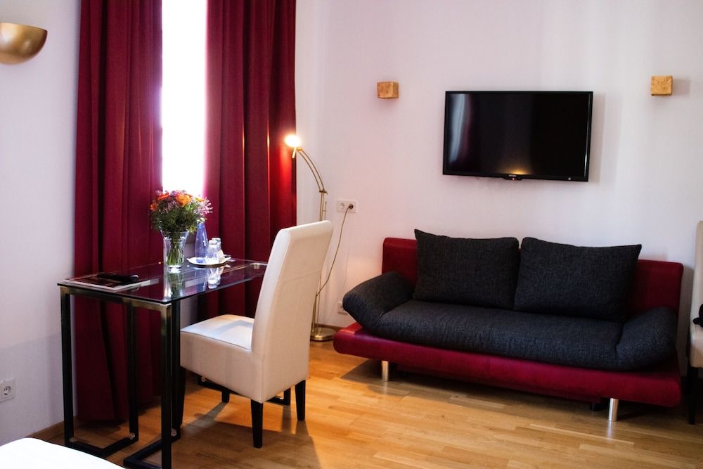 Hotel Stern Classic Double or Twin Room 15