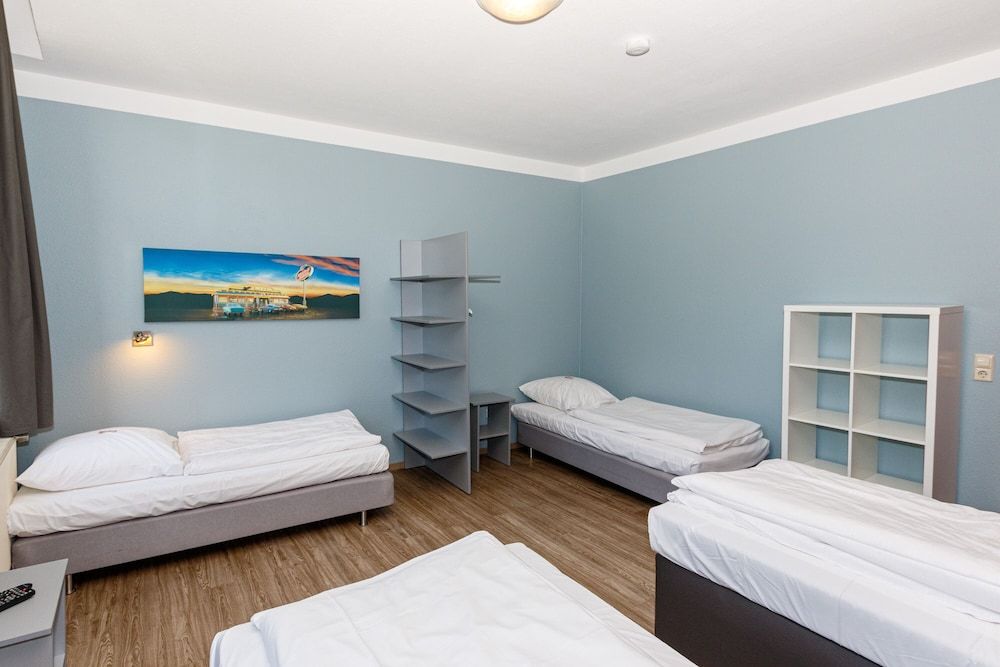 Aparthotel Sarstedter Hof Quadruple Room 5