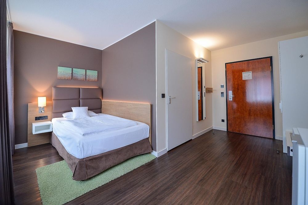 Best Western Hotel Hohenzollern Comfort Room, 1 Queen Bed 3