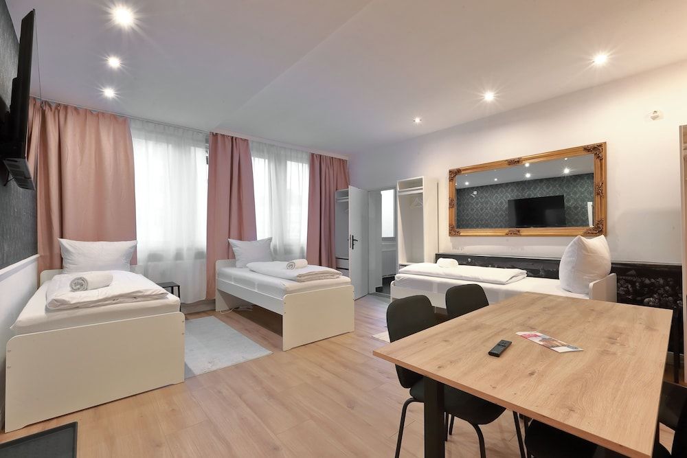 Hevals Grand Schöneberg Standard Condo, 1 Bedroom (Excluding 85 Euro Cleaning Fee) 4